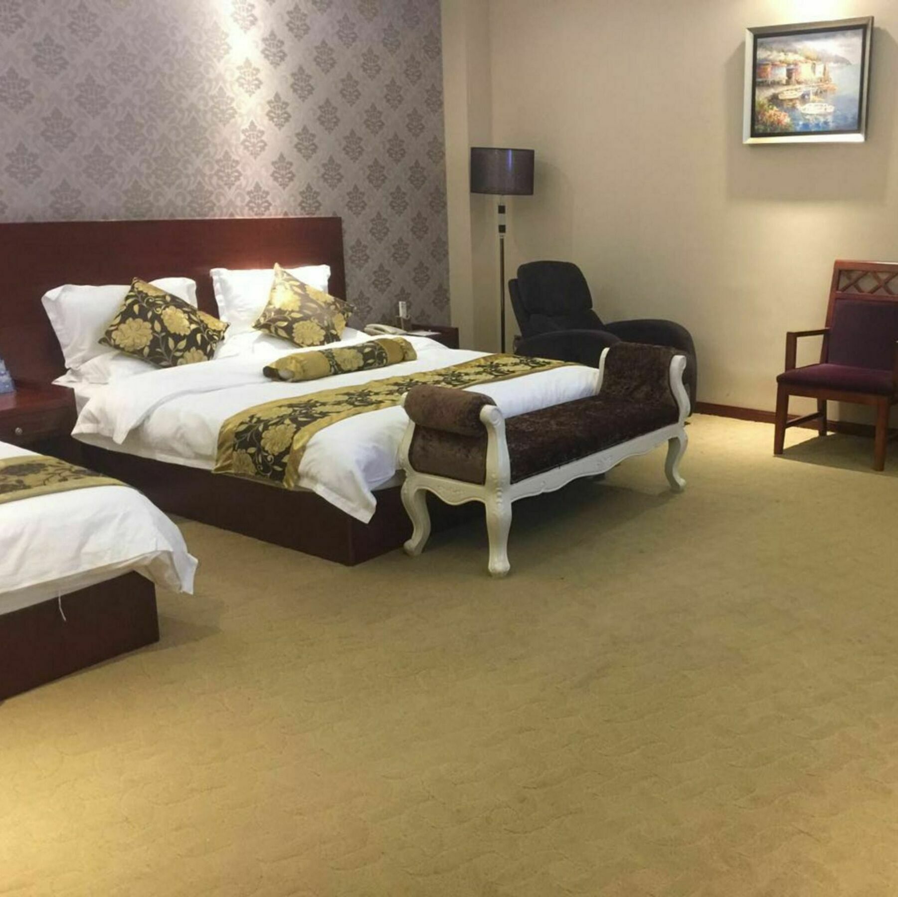 Joyful Hotel